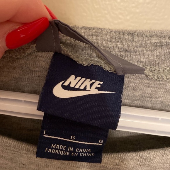 Nike Sweatshirt - Picture 3 of 4